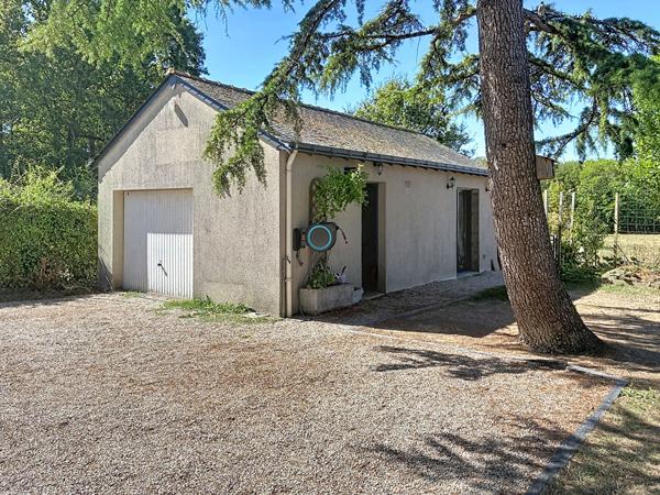 Briollay ? Maison familiale de plain-pied au calme avec 4 chambres, suite parentale et dépendance