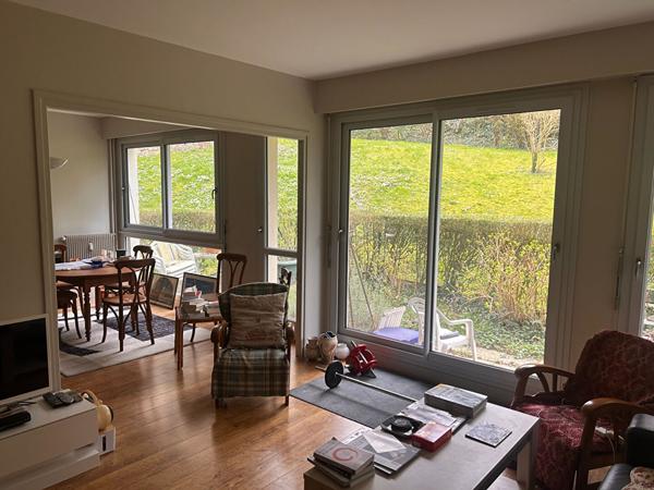 Appartement Rouen - bois guillaume - mont saint aignan - Gare rive droite 2 chambres 90m² Terrasse 30m² Sud parking sous sol Grand séjour salon Cuisine commerces 200m