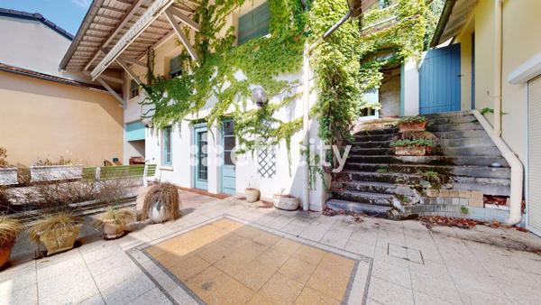 Maison 8 pièces - 333 m² Exclusivité efficity