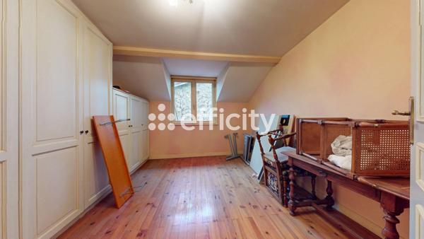 Maison 8 pièces - 333 m² Exclusivité efficity