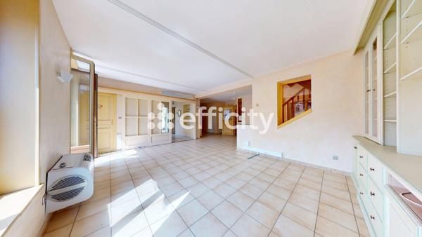 Maison 8 pièces - 333 m² Exclusivité efficity