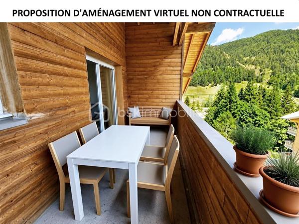 Valérie LARRIER vous propose **EN EXCLUSIVITE** ce superbe T2 avec 4 couchages, confortable et fonctionnel, parfait pour vos séjours à la montagne en famille ou entre amis ! Niché dans une résidence prisée avec piscine, hammam et ascenseur, ce bien offre un cadre de vie idéal pour se détendre après une journée sur les pistes.

✨ Les points forts de l’appartement :
✅ Salle de bains + WC séparés
✅ Terrasse 
✅ VENDU AVEC PLACE DE PARKING EXTERIEURE
✅ PROCHE DES REMONTEES MECANIQUES
✅ RETOUR SKIS AUX PIEDS
✅ Le parquet vient d'être changé 

Son emplacement privilégié permet de profiter pleinement des sports d’hiver comme des activités estivales (randonnées, VTT, détente en altitude).
LES CHARGES INCLUENT L'EAU ET L'ELECTRICITE

A visiter sans tarder !