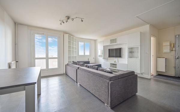 Appartement à vendre    3 pièces • 70,85 m2 Montreuil