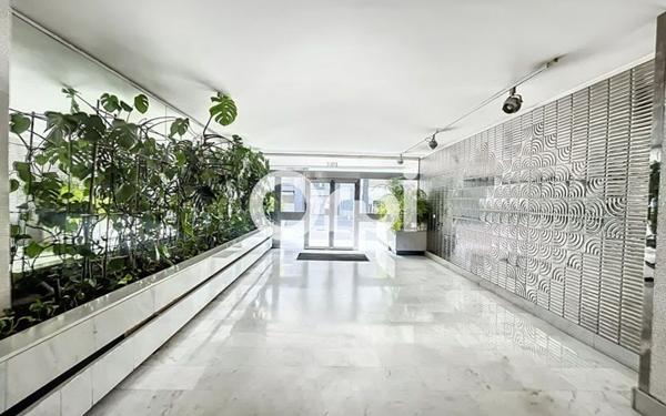 Appartement à louer    4 pièces • 80,72 m2 Paris 15