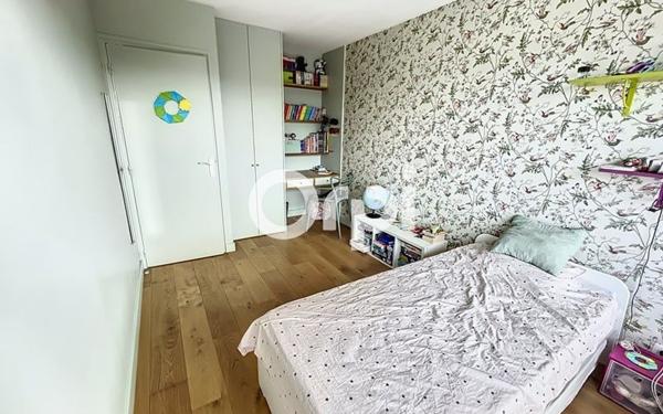 Appartement à louer    4 pièces • 80,72 m2 Paris 15