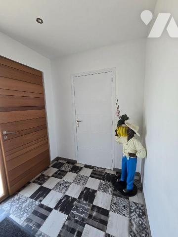 A 15mns de REDON - et GARE, pavillon récent, en parfait état,  de plain pied de 142 m², compren...