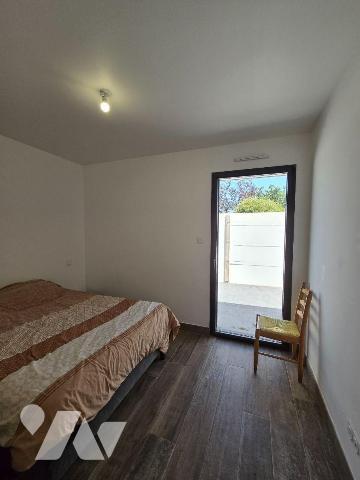 A 15mns de REDON - et GARE, pavillon récent, en parfait état,  de plain pied de 142 m², compren...