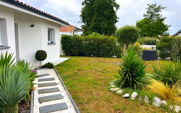 Maison à vendre    4 pièces •  Mées