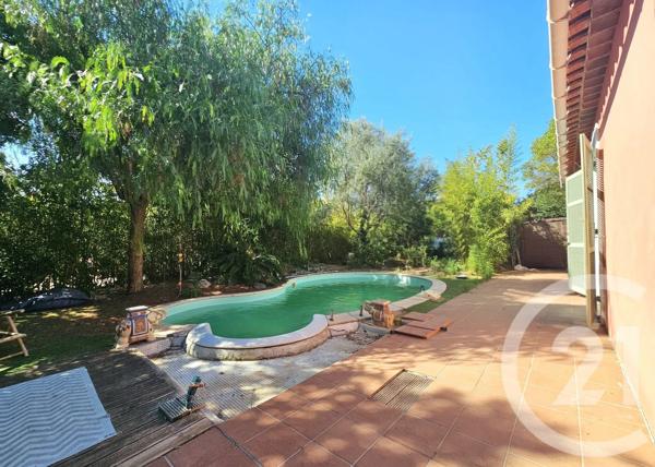 Maison à vendre  5 pièces - 122 m 2   SANARY SUR MER  - 83