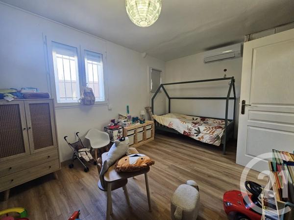 Maison à vendre  5 pièces - 122 m 2   SANARY SUR MER  - 83