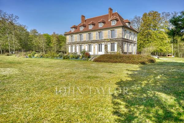 Propriété de caractère de 515 m² à moins d'une heure de Paris