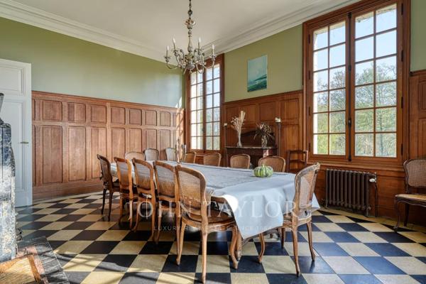 Propriété de caractère de 515 m² à moins d'une heure de Paris