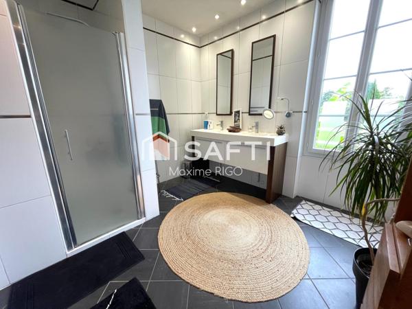 Maison avec jardin et piscine en centre-ville