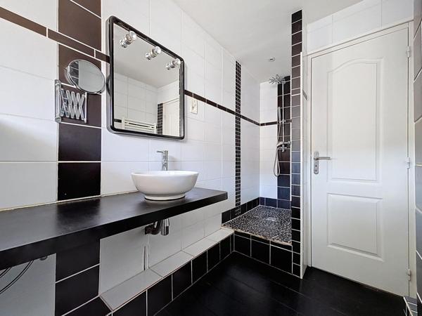 Maison de village polyvalente avec extérieur – 120 m² – Le Bousquet-d'Orb (34600)