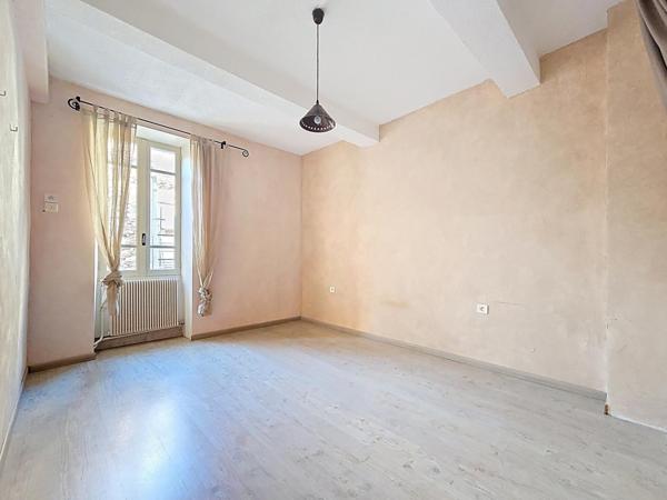 Maison de village polyvalente avec extérieur – 120 m² – Le Bousquet-d'Orb (34600)