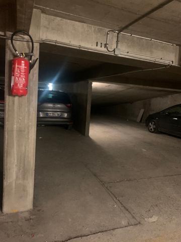 Parking / BOX Quartier La Ferme