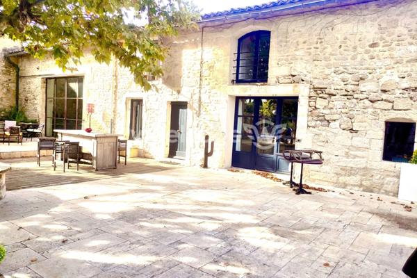 Maison à vendre 7 pièces de 354 m² à Saint-Rémy-de-Provence