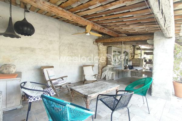 Maison à vendre 7 pièces de 354 m² à Saint-Rémy-de-Provence
