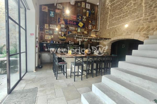 Maison à vendre 7 pièces de 354 m² à Saint-Rémy-de-Provence