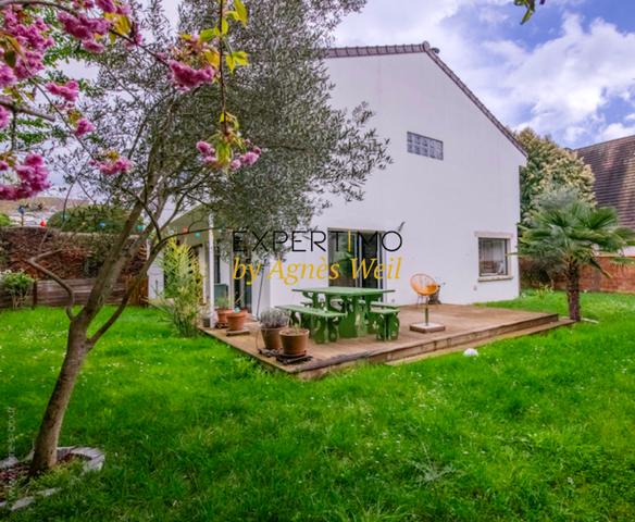 Cormeilles-en-Parisis (95240) CORMEILLES-EN-PARISIS - VIEUX VILLAGE - MAGNIFIQUE MAISON FAMILIALE 7 PIECES + JARDIN