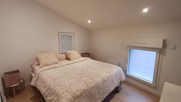 MAISON DE BOURG RENOVEE AVEC COUR PRIVATIVE