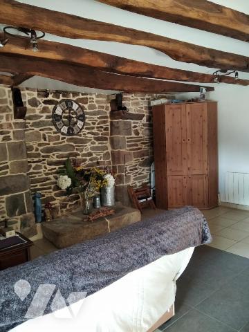 Longère en pierre de 140 m² 4 chambres à St Jean Brevelay bourg