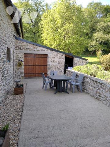 Longère en pierre de 140 m² 4 chambres à St Jean Brevelay bourg