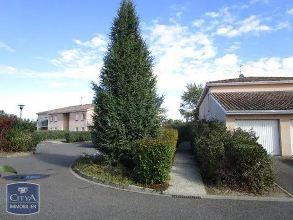 Appartement à louer 2 pièces 47.36m² Castelsarrasin (82100)