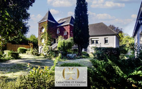 Sarlat-la-Canéda (24200) Sarlat centre. Propriété prestige. Maison principale + 4 gîtes indépendants.