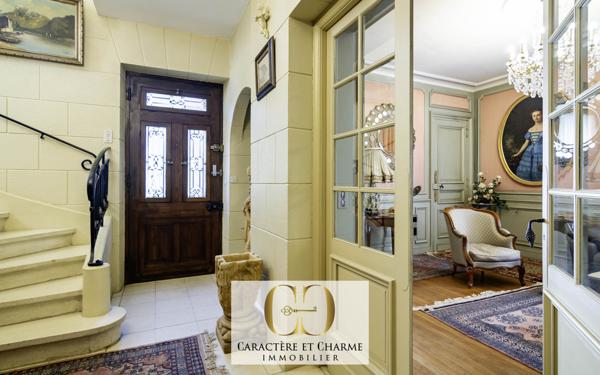 Sarlat-la-Canéda (24200) Sarlat centre. Propriété prestige. Maison principale + 4 gîtes indépendants.