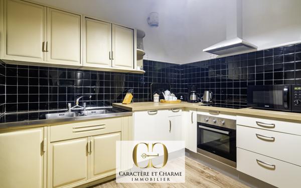 Sarlat-la-Canéda (24200) Sarlat centre. Propriété prestige. Maison principale + 4 gîtes indépendants.