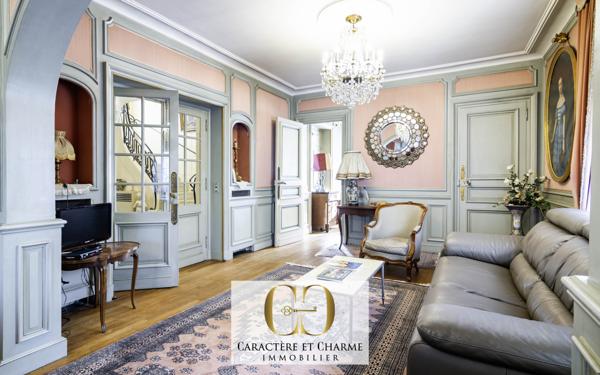 Sarlat-la-Canéda (24200) Sarlat centre. Propriété prestige. Maison principale + 4 gîtes indépendants.