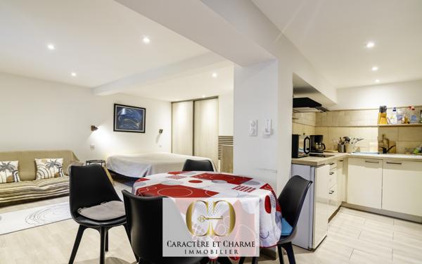 Sarlat-la-Canéda (24200) Sarlat centre. Propriété prestige. Maison principale + 4 gîtes indépendants.