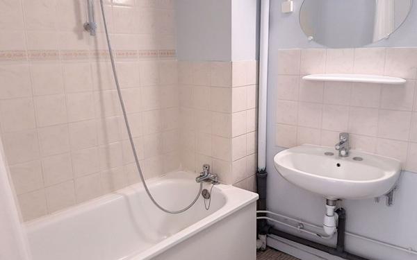 Appartement à louer    1 pièce •  Saint-Cyr-sur-Loire