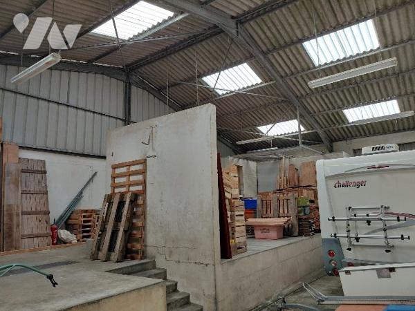 BATIMENT DE STOCKAGE - 250 M² - SAINT-HILAIRE