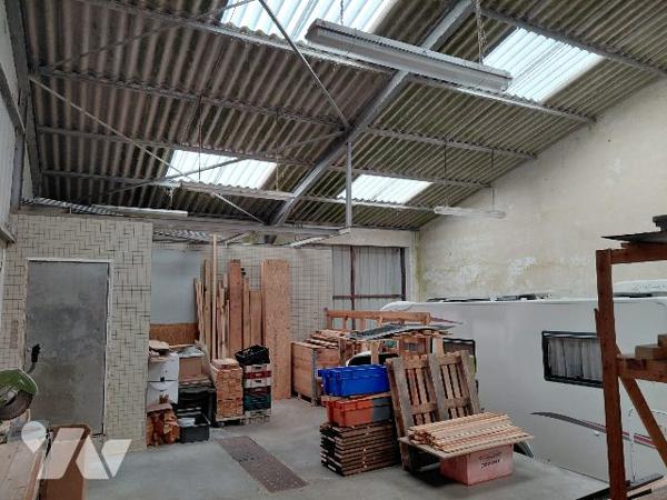 BATIMENT DE STOCKAGE - 250 M² - SAINT-HILAIRE