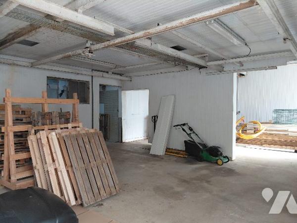 BATIMENT DE STOCKAGE - 250 M² - SAINT-HILAIRE