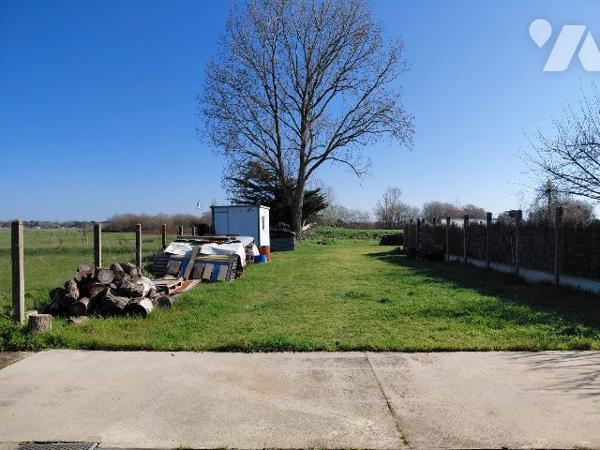 BATIMENT DE STOCKAGE - 250 M² - SAINT-HILAIRE