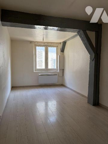 Duplex 3 Pièces ? 76 m² en Plein C?ur de Troyes

Idéalement situé à deux pas de la rue Emile ...