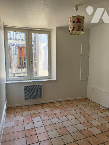 Duplex 3 Pièces ? 76 m² en Plein C?ur de Troyes

Idéalement situé à deux pas de la rue Emile ...