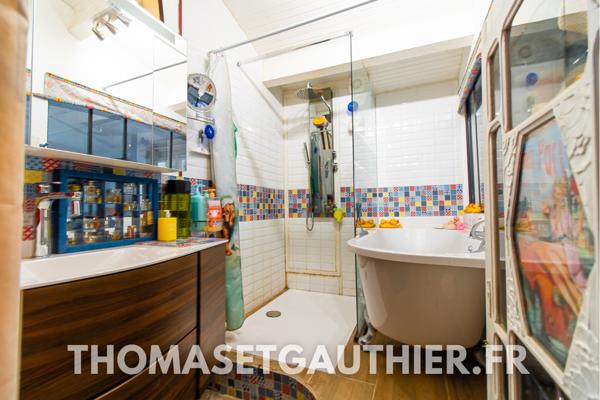 Sorgues (84700) Sorgues - Ensemble immobilier de 156 m2 avec piscine et studio