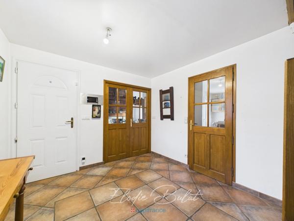 Maison familiale avec piscine, jacuzzi, dépendance de 70 m² et vaste sous-sol