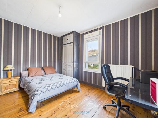 Maison familiale avec piscine, jacuzzi, dépendance de 70 m² et vaste sous-sol