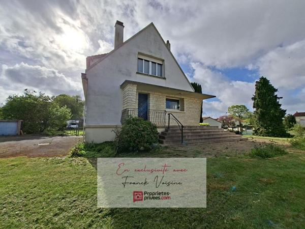 A VENDRE en Exclusivité aux Herbiers, Maison de 140 m2 avec 4 Chambres et 1 bureau sur un terrain constructible de 1700 m2 env