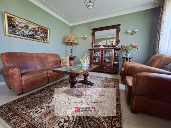 A VENDRE en Exclusivité aux Herbiers, Maison de 140 m2 avec 4 Chambres et 1 bureau sur un terrain constructible de 1700 m2 env
