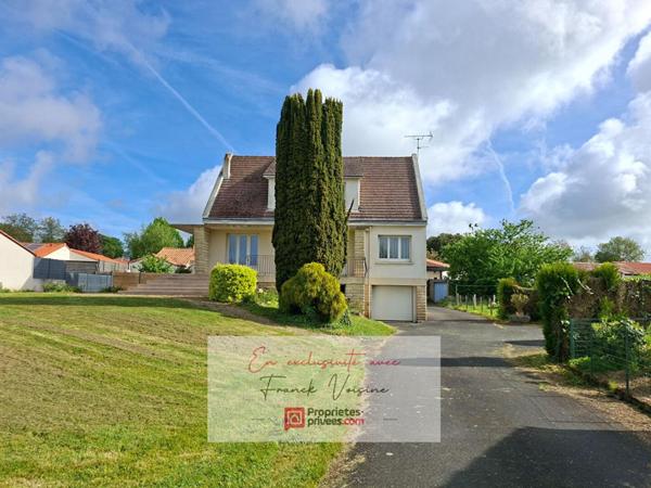 A VENDRE en Exclusivité aux Herbiers, Maison de 140 m2 avec 4 Chambres et 1 bureau sur un terrain constructible de 1700 m2 env