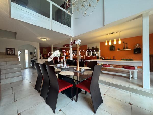 Maison 8 pièce(s) 7 chambre(s) 360 m²