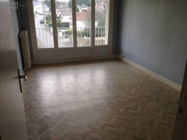 Appartement à louer à Pont-de-l'Arche dans l'Eure (27340), ref : 27063-L78