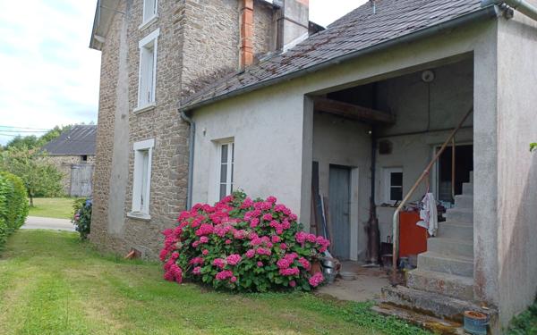 Maison à vendre    4 pièces •  Azerables