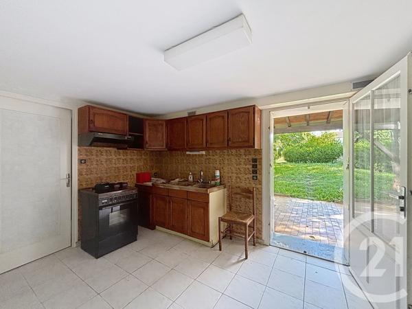 Maison à vendre  6 pièces - 142 m 2   SOYAUX  - 16